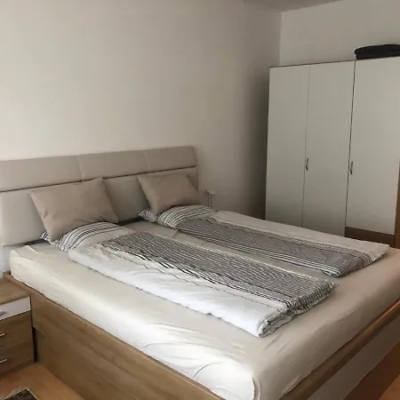 게스트하우스 Penthouse Apartment Nepal 클라겐푸르트